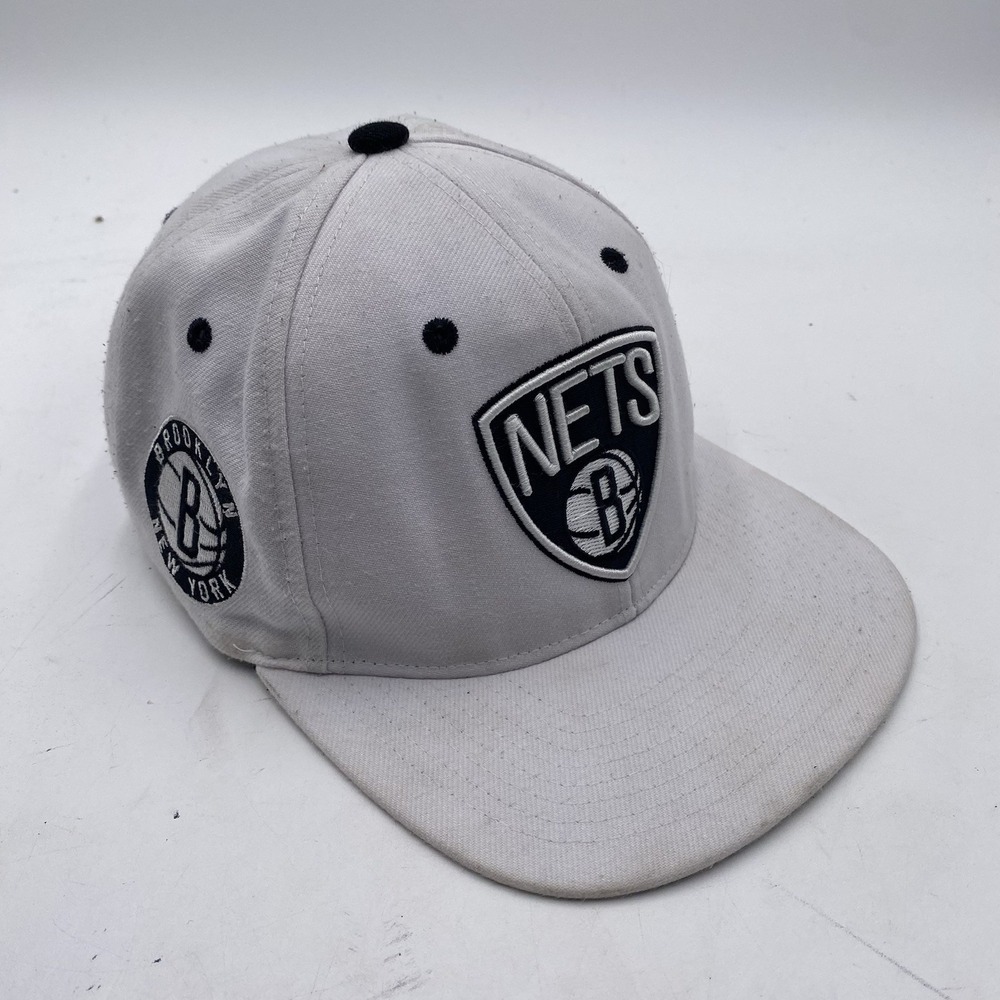 Brooklyn Nets Hat Mitchell Ness SnapBack White Flatbill Cleaned